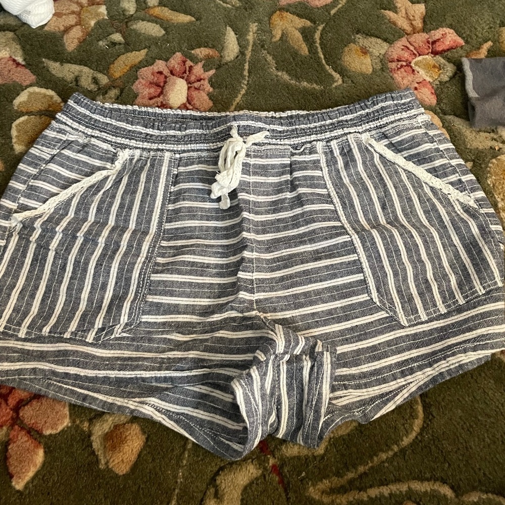 striped shorts